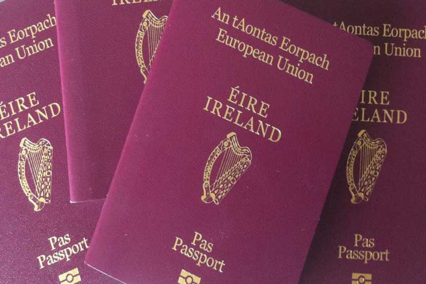 انگلیسی ها برای گرفتن گذرنامه ایرلندی هجوم می برند!