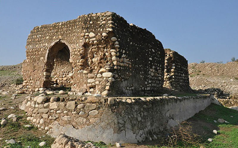 بنای سنگی روستای کوه زر