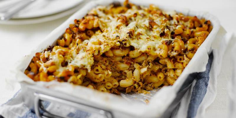 ماکارونی با سس گوشت چرخ کرده (Makaronilaatikko)
