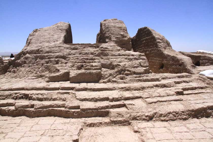 سازه خشتی بزرگتر از معبد نوشیجان کشف شد