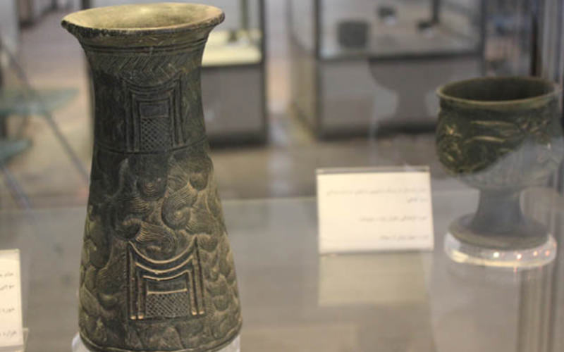 اشیای باستانی در موزه جیرفت