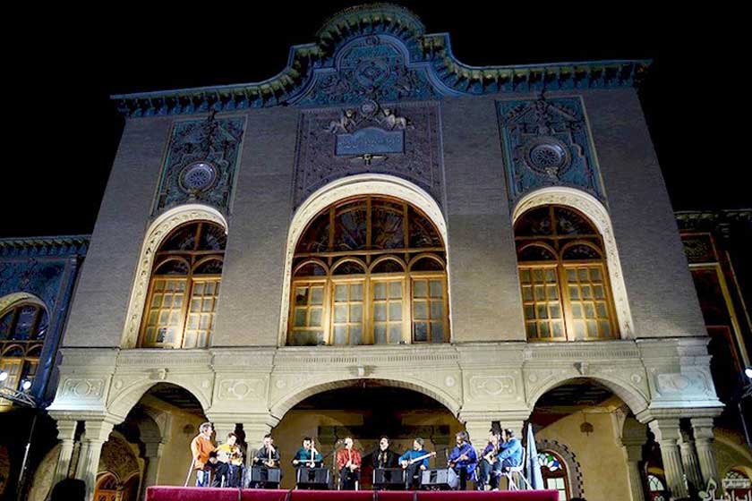 در اماکن تاریخی کنسرت برگزار می شود
