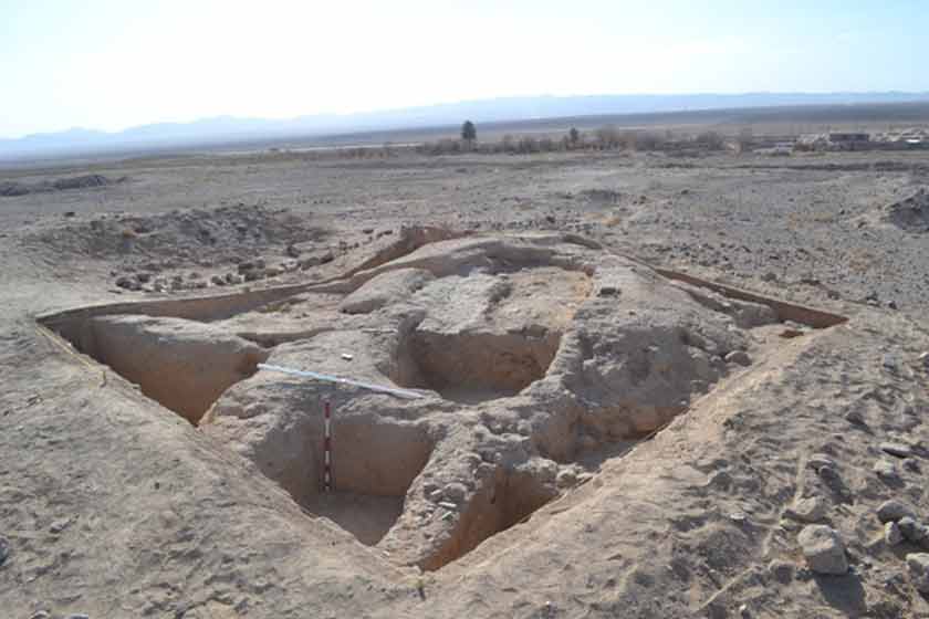 بخش هایی از برج و باروی قلعه کهنک در خراسان جنوبی کشف شد