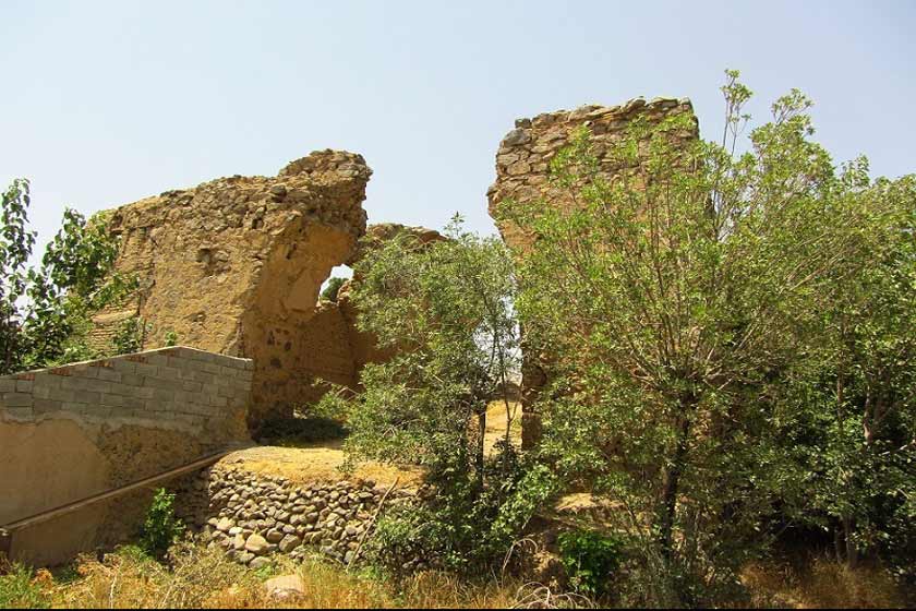  بازسازی آتشکده ۱۸۰۰ ساله نطنز به پایان رسید
