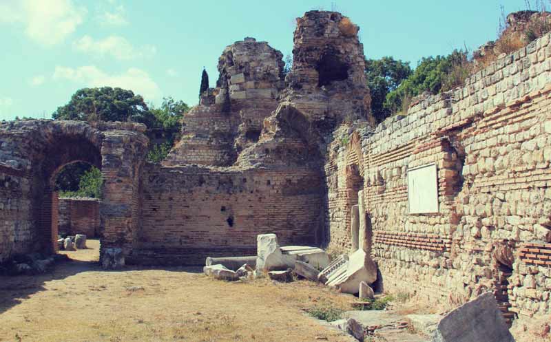 خرابه های سنگی حمام رومی وارنا بلغارستان
