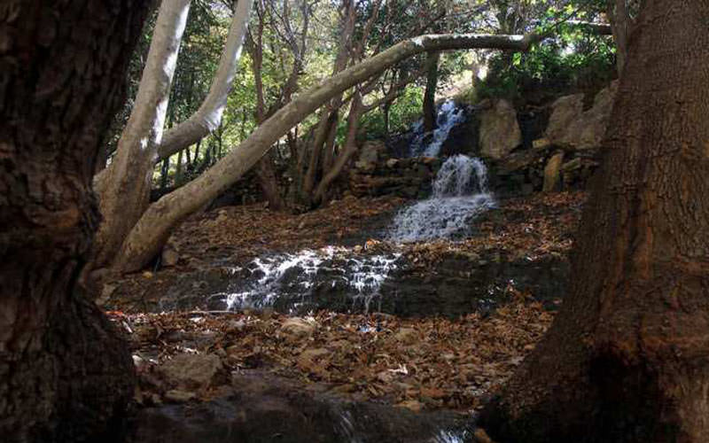 منظره پاییزی آبشار یاسوج