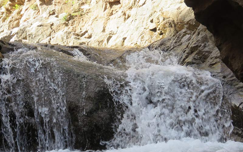  آبهای خروشان آبشار پیربالا مرند
