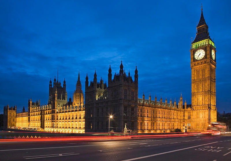 ساعت بیگ بن وساختمان پارلمان بریتانیا