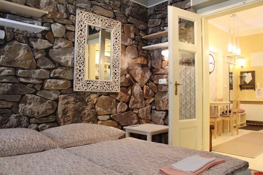 Alice Apartment House (۱۳۹۹) مقایسه قیمت و رزرو هتل + عکس و آدرس و