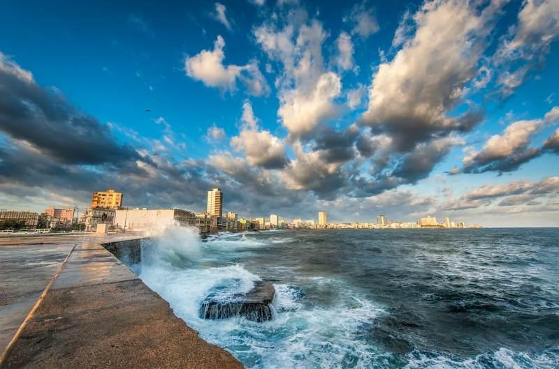 گردشگاه ساحلی The Malecon