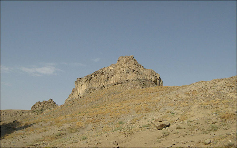 قلعه چهریق سلماس بر فراز تپه