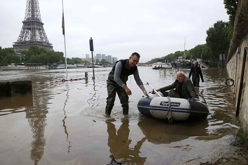 تعطیلی موزه لوور به دنبال احتمال وقوع سیل در پاریس
