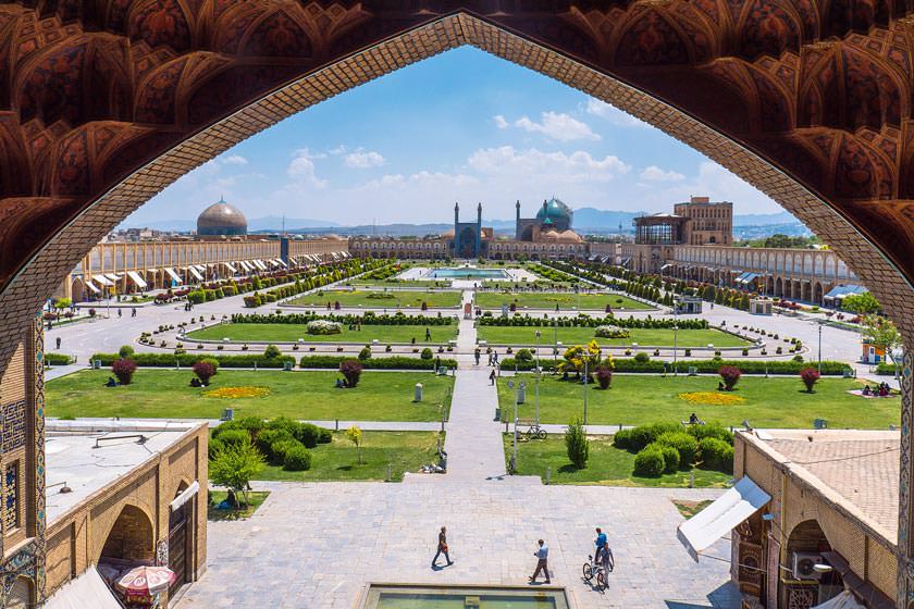 میدان نقش جهان اصفهان از نگاه سفرنامه نویسان خارجی (قسمت دوم)