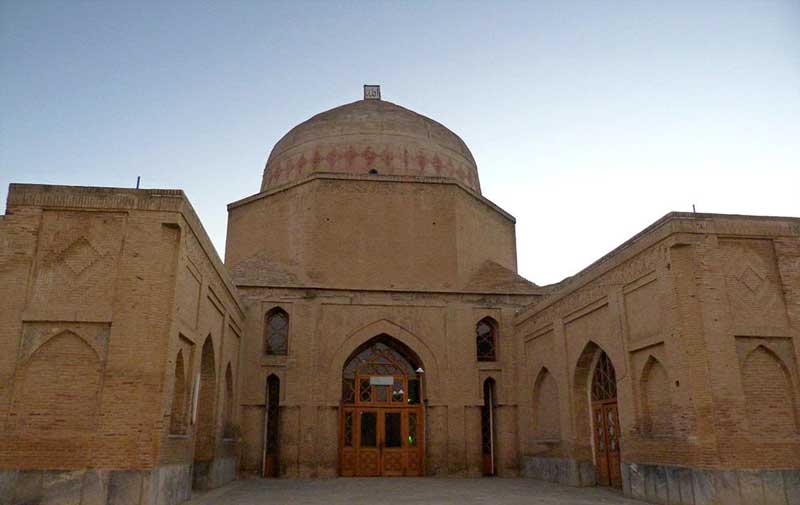 بنای خشتی و گنبد خشتی مسجد جامع گلپایگان