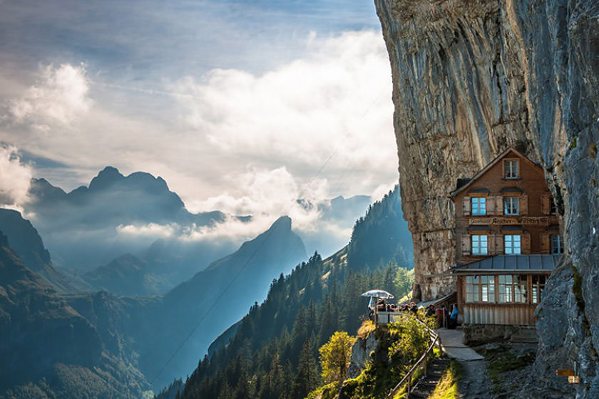 مهمانخانه‌ آشر، نگینی در صخره های کوه‌های آلپ سوئیس
