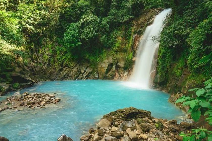 رودخانه درخشان کاستاریکا، خالق تصویری رویایی