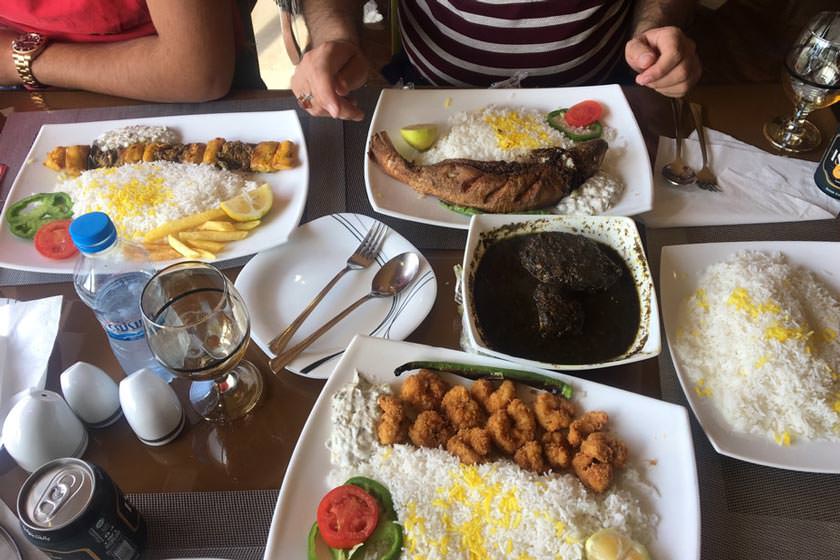 بهترین رستوران‌های بوشهر؛ از قلیه ماهی تا حلوای بوشهری