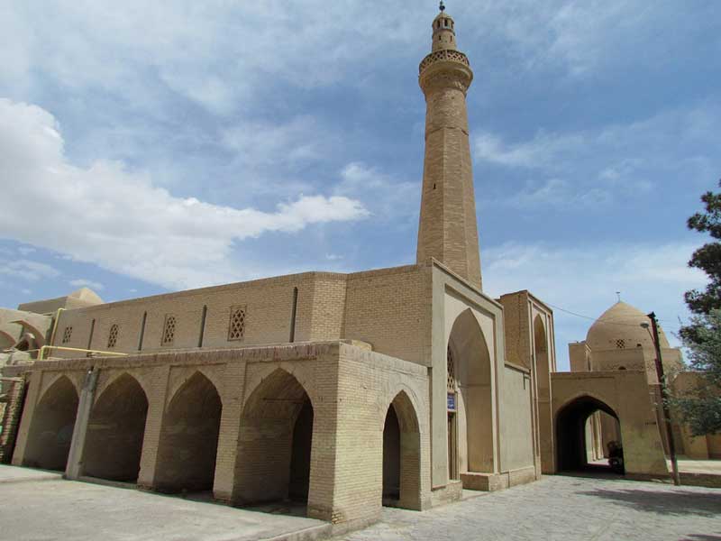 مناره های بلند مسجد جامع نایین