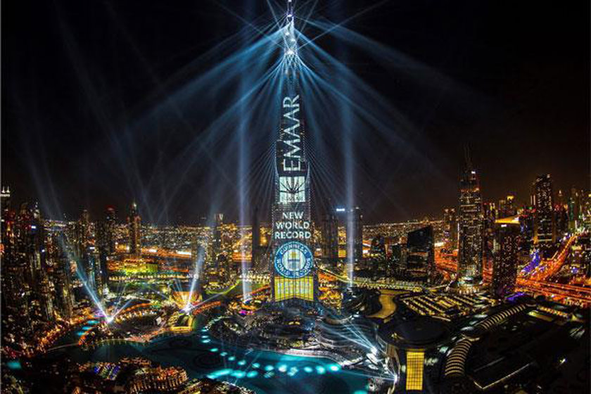 نورپردازی خیره کننده برج خلیفه دبی در جشن سال نوی میلادی ۲۰۱۸