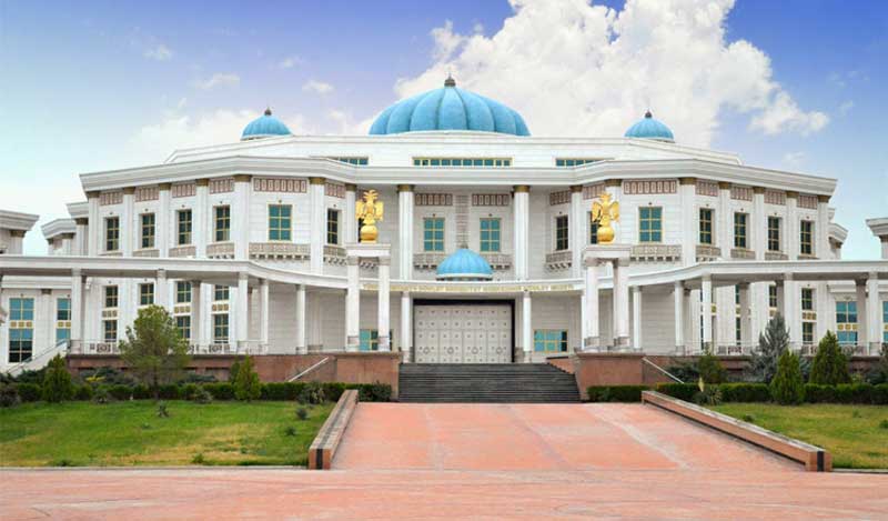 گنبد های فیروزه ای موزه ملی تاریخ عشق آباد، ترکمنستان