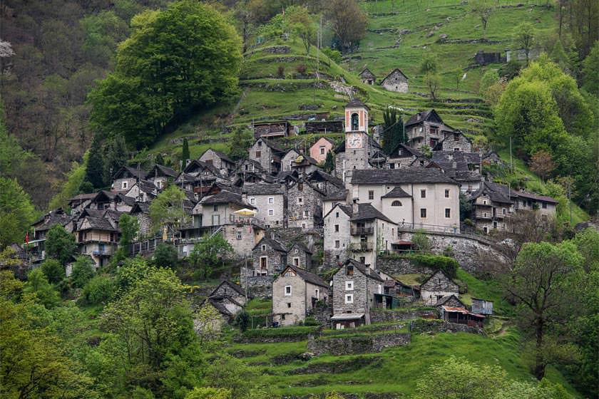 تبدیل دهکده کوچکی در سوئیس به یک هتل 