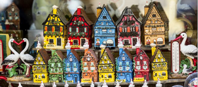 خانه های رنگارنگ مینیاتوری از سوغات استراسبورگ