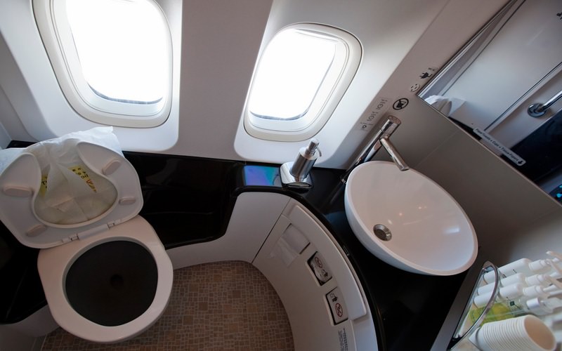 دستشویی هواپیما