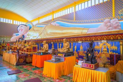 خاکستر ۲۲ نفر در یک کوزه: گشت و گذار در معبد تایلندی وات چایامانگ کالارام در پنانگ