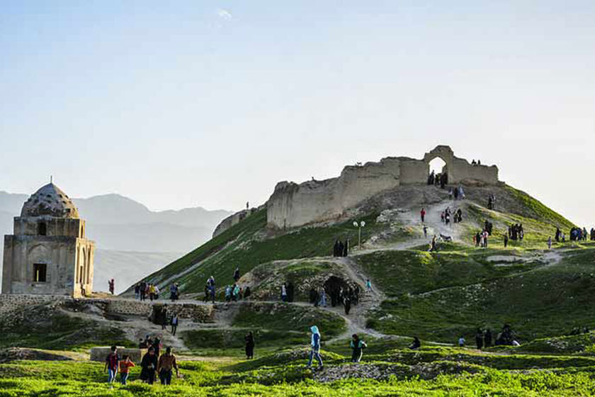 قلعه اژدهاپیکر از مهم‌ترین جاذبه های تاریخی فارس