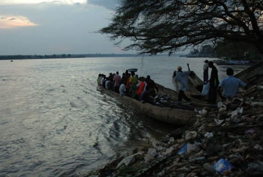 قایق های سنتی اطراف رود کنگو