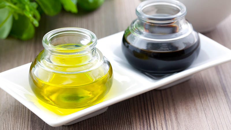 روغن زیتون و سرکه