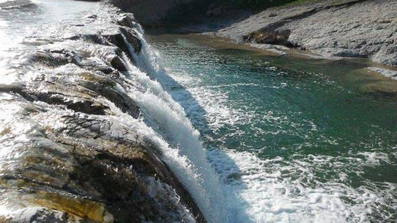 رودخانه خروشان و آبشار کیوان لیشتر