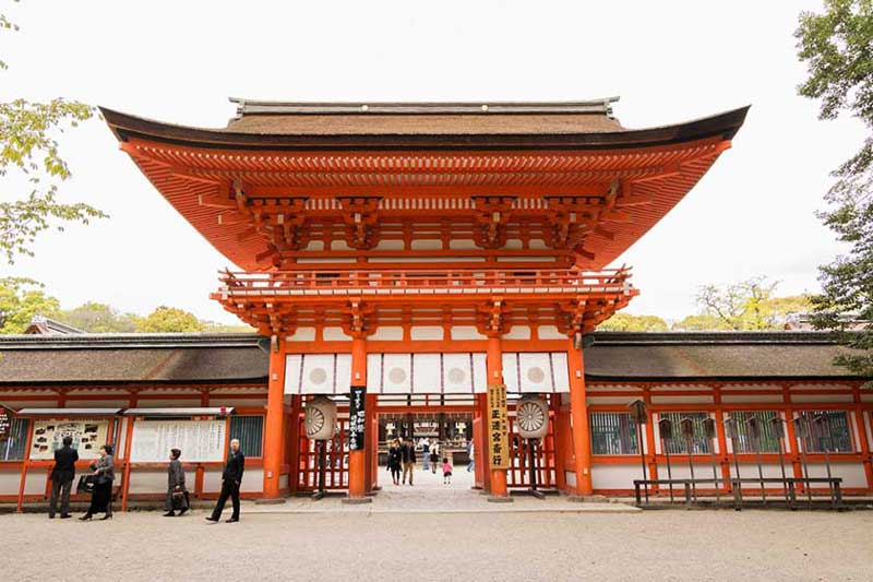 ورودی پرستشگاه شیموگامو کیوتو، ژاپن