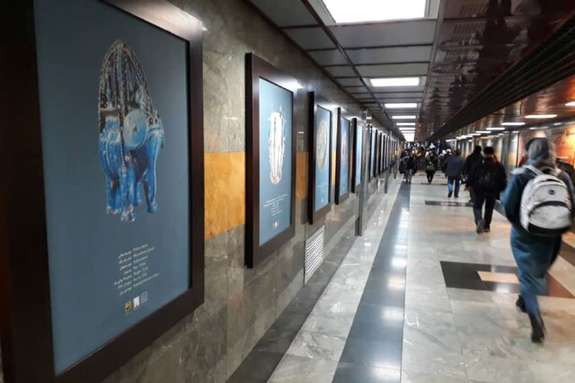 نمایش آثاری از موزه ملی ایران در ایستگاه متروی میدان انقلاب 