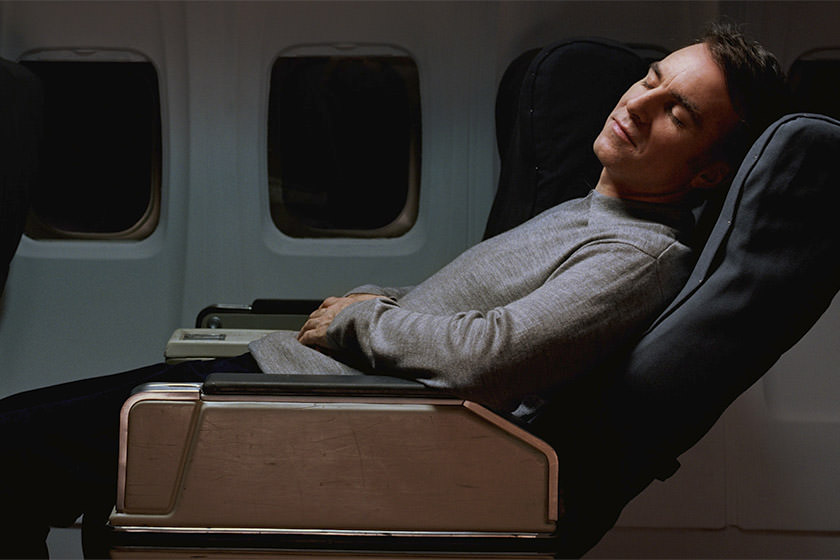 چطور در پروازهای شبانه خواب راحت تری داشته باشیم؟