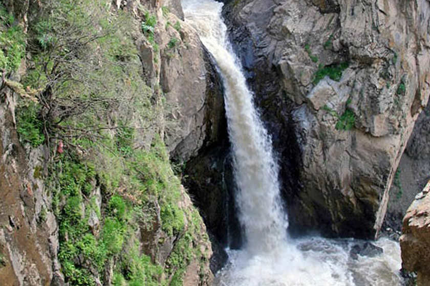 آبشار گورگور خیاوچای، طبیعت زیبای دامنه‌های سبلان