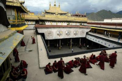 آتش سوزی در معبد مقدس بودایی ها به تردیدها در مورد سانسور در چین دامن زد