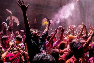 افسانه پنهان جشنواره رنگ ها در هند چیست؟