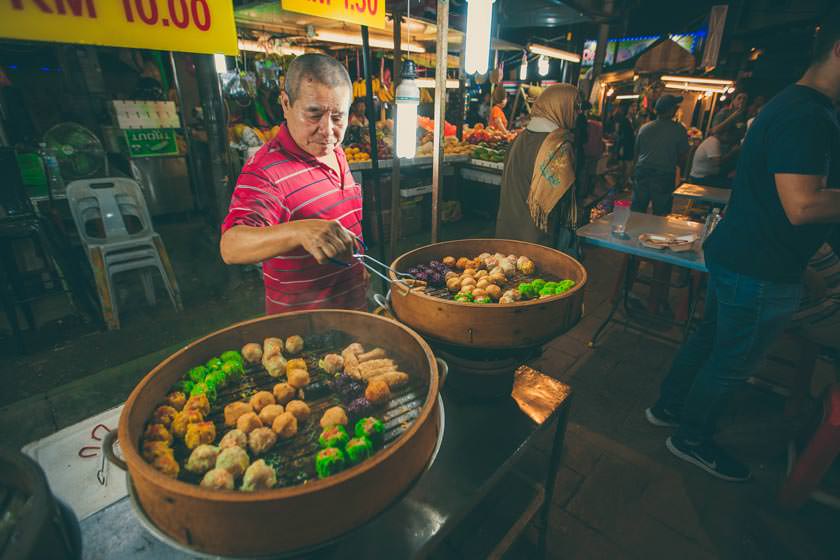 غذاهای خیابان جالان آلور  کوالالامپور: قورباغه سوخاری تا هشت پا و صدف