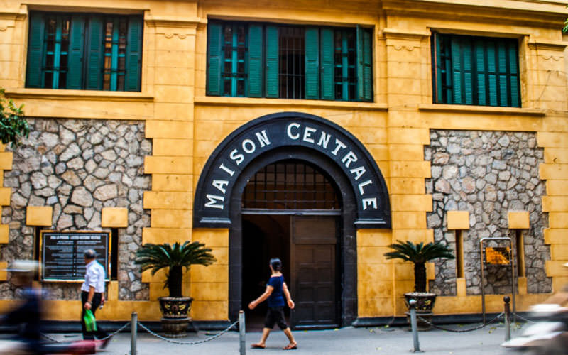 موزه زندان هوا لو (Hoa Lo Prison)