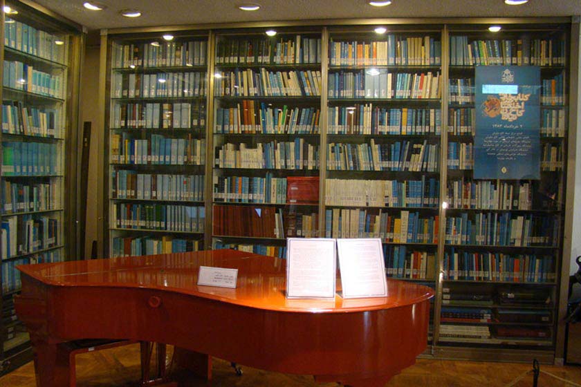 موزه کتابخانه سلطنتی نیاوران میزبان برگزاری نمایش کتاب‌های داستانی کودک