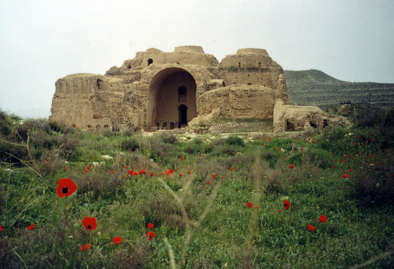 کاخ اردشیر یا اتشکده فیروزاباد