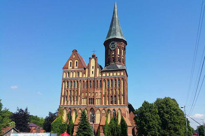 نمای چوبی و برج ساعت کلیسای جامع کانت (Kant’s Cathedral)