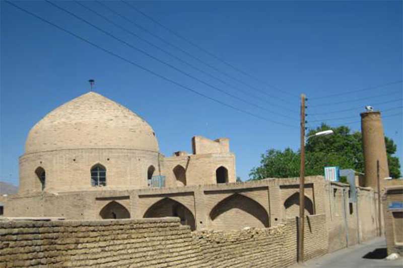 گنبد و مناره کاهگلی مسجد جامع شش ناو