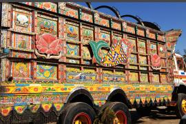 هنر کامیونی، تابلوی متحرک از سنت پاکستان و افغانستان