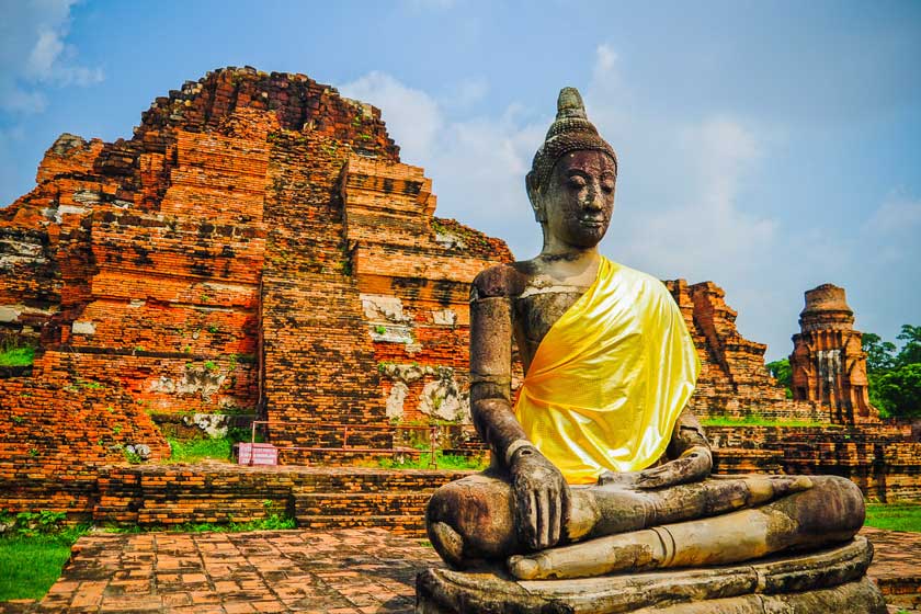مقامات گردشگری تایلند به منظور حفظ شهر تاریخی آیوتایا به گردشگران آموزش می‌دهند
