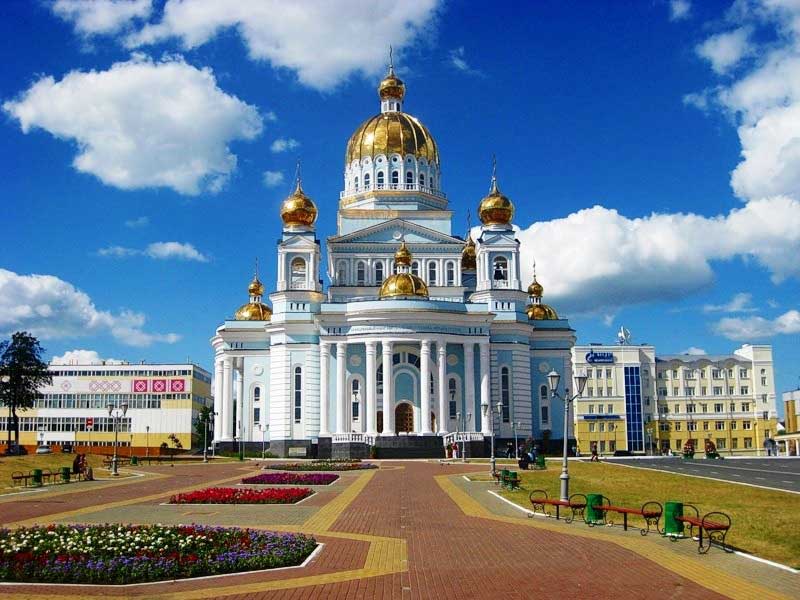 گنبدهای طلایی کلیسای جامع سنت فئودور اوشکاو (Cathedral of St. Fyodor Ushakov)