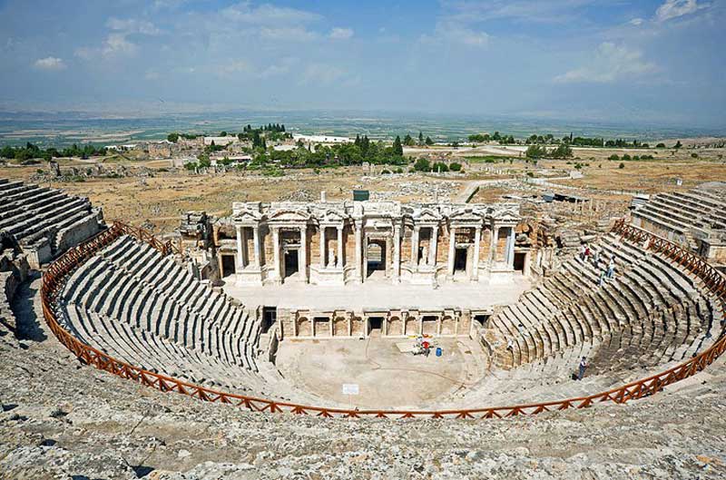 سکوی نشیمن در تئاتر هیراپولیس (Hierapolis Theater)
