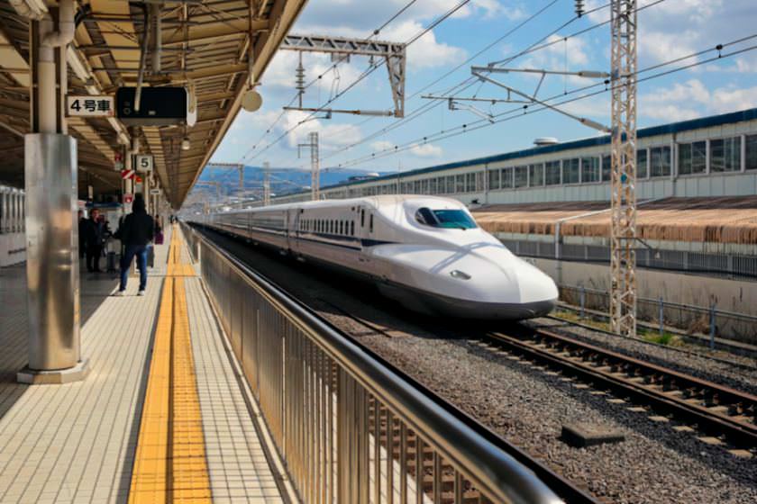 عذرخواهی راه آهن ژاپن به خاطر قطاری که ۲۵ ثانیه زودتر حرکت کرد