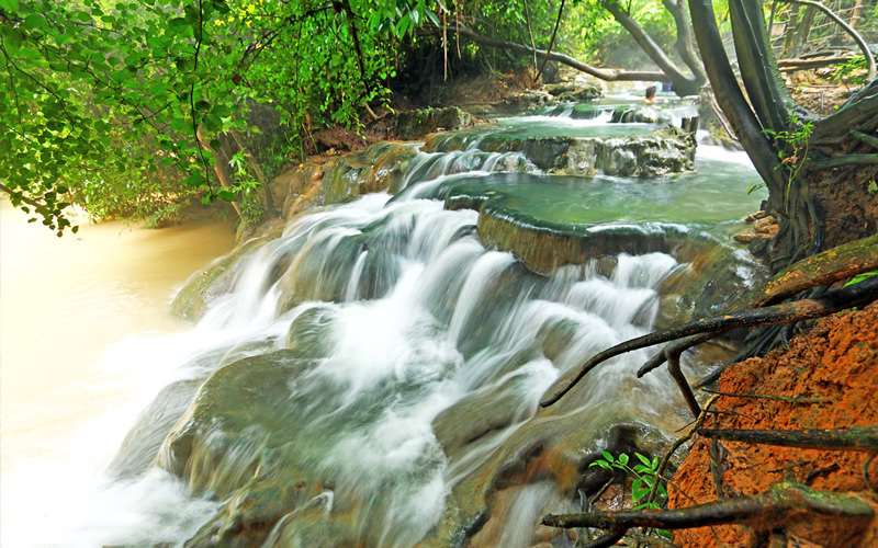 چشمه‌های آب گرم کلانگ تام (Klong Thom Hot Springs)